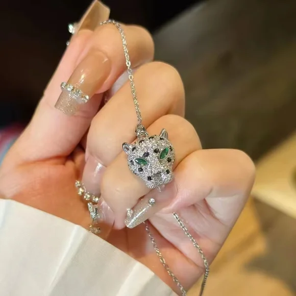 Luxury Elegant Titanium Steel Silver Panther Pendant Necklace - Picture 2 of 7